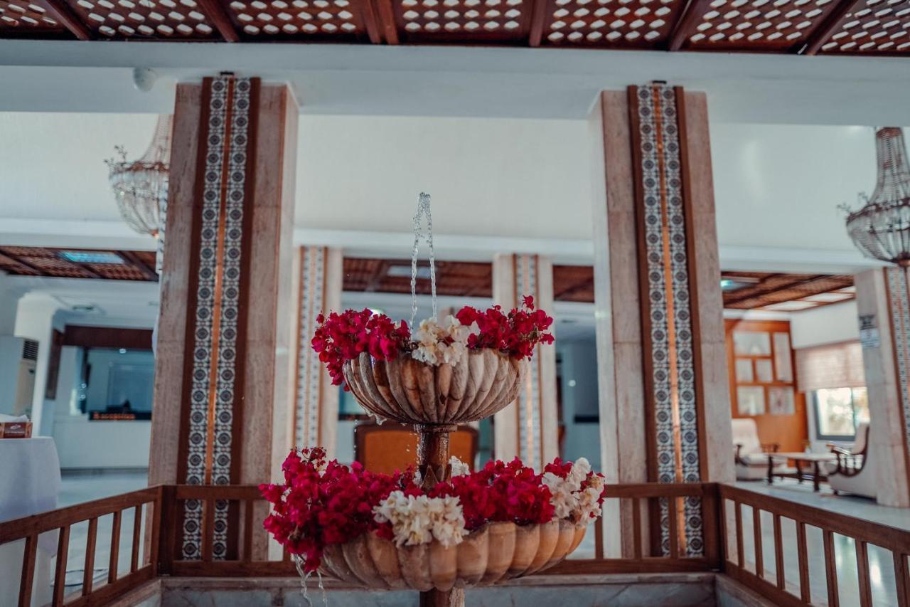 Hotel Oasis Gabes Bagian luar foto