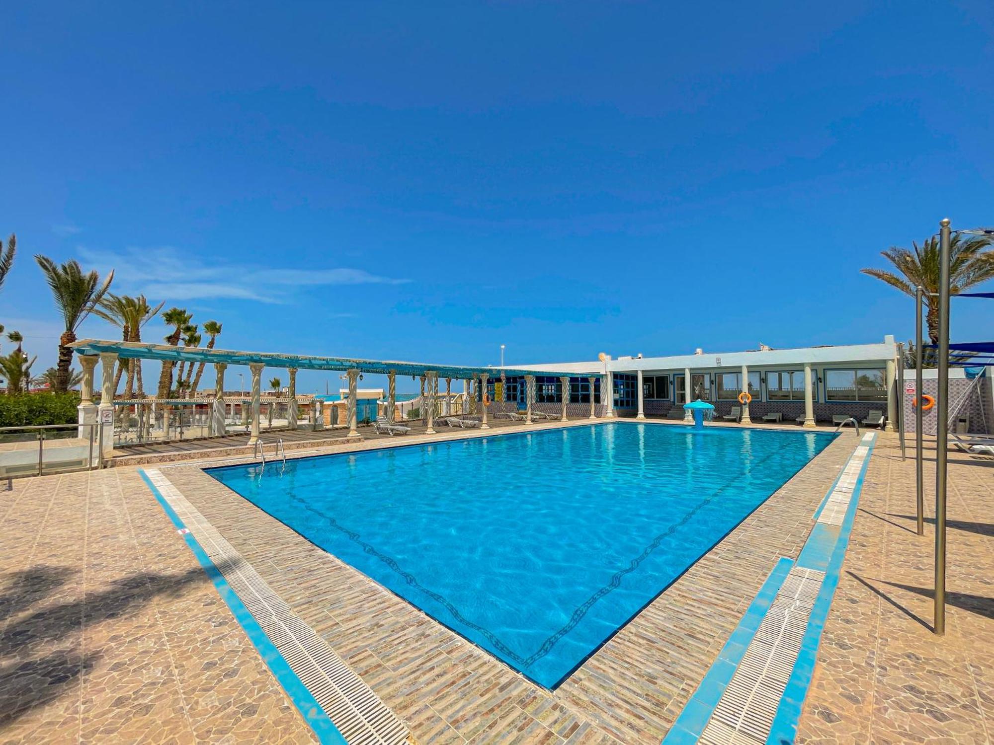 Hotel Oasis Gabes Bagian luar foto