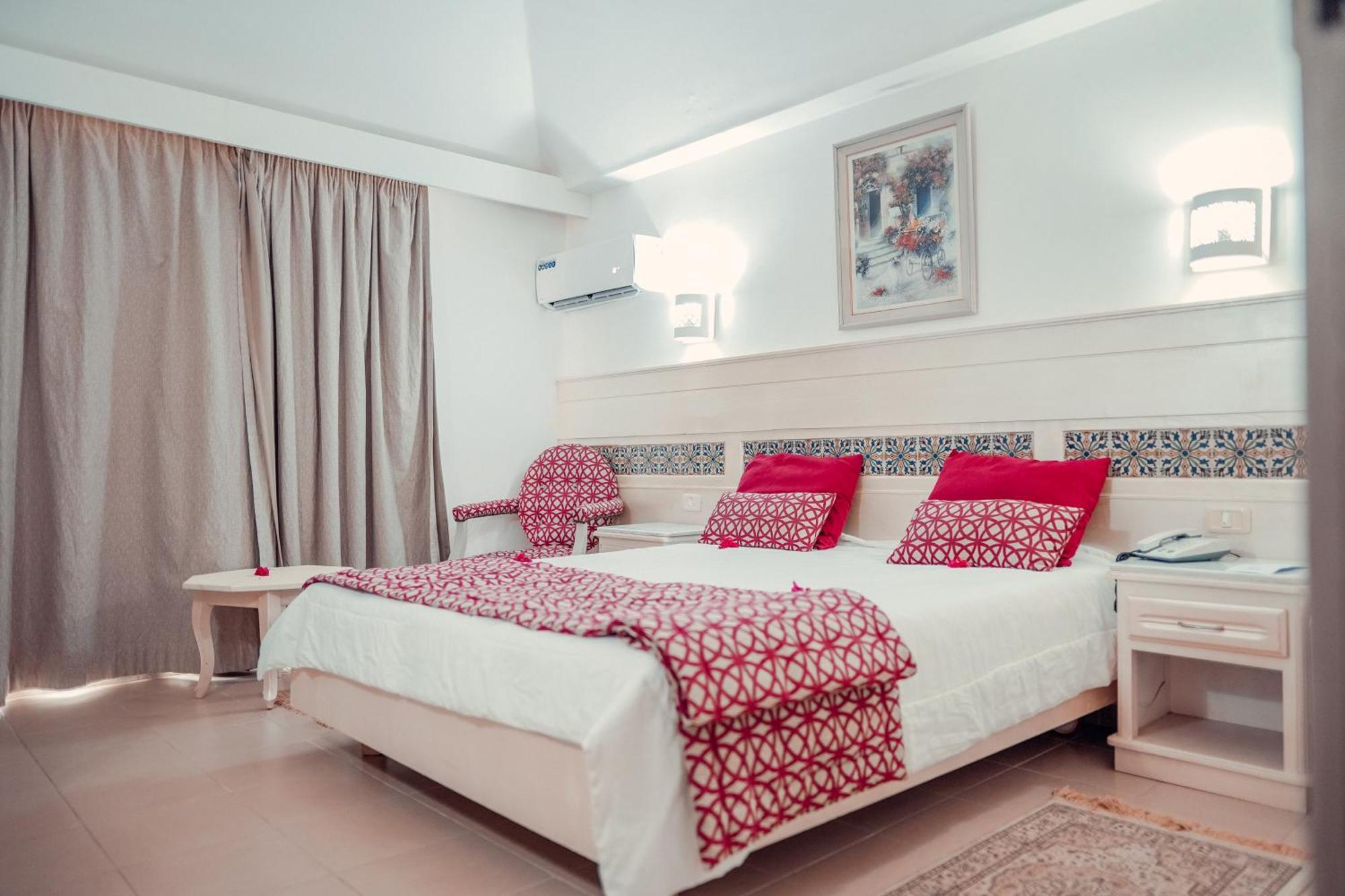 Hotel Oasis Gabes Bagian luar foto